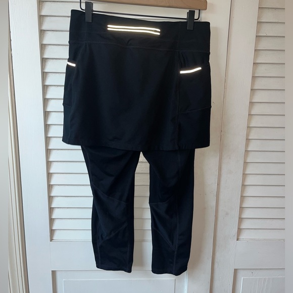 Athleta Be Free 2 in 1 Black Tights With Skirt size Medium - Picture 3 of 5